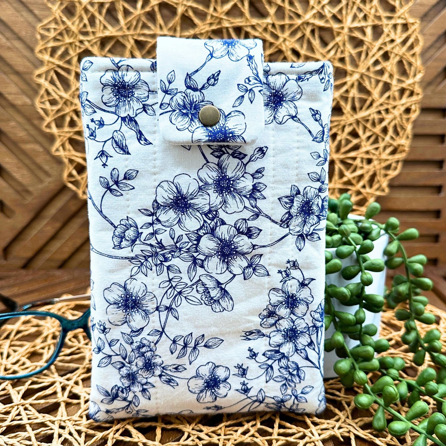blue floral kindle sleeve