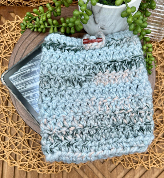 Gray blue and pink thick crocheted kindle paperwhite sleeve