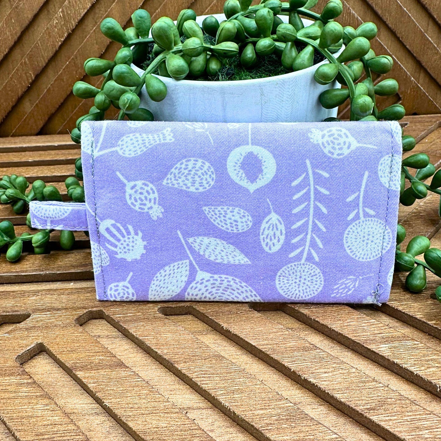 Stylish Lilac Floral Makeup Bag Set: Organize Your Travel and Daily Life