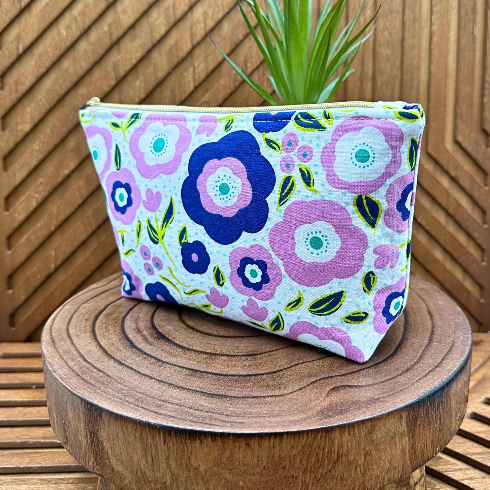 groovy purple pink and white flower zippered makeup bag