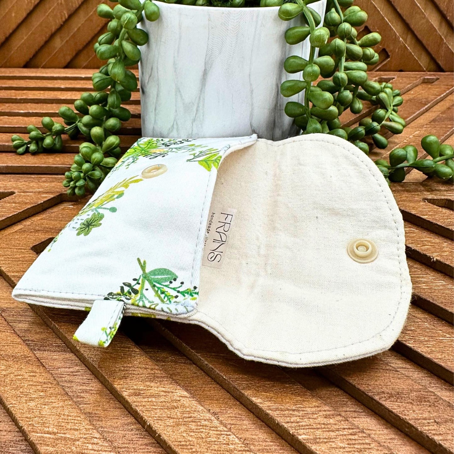Stylish Boho Green Sprigs Makeup Bag Set – Perfect for Travel and Everyday Use