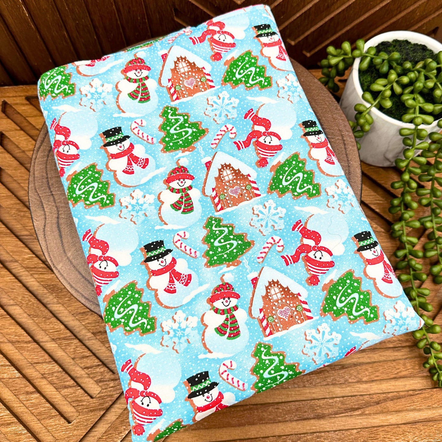IPAD Sleeve - Christmas snowman - Festive Christmas Tablet Case, IPAD pouch, book sleeve, Christmas gift idea