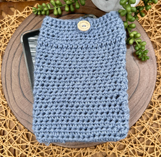 blue crocheted kindle paperwhite sleeve