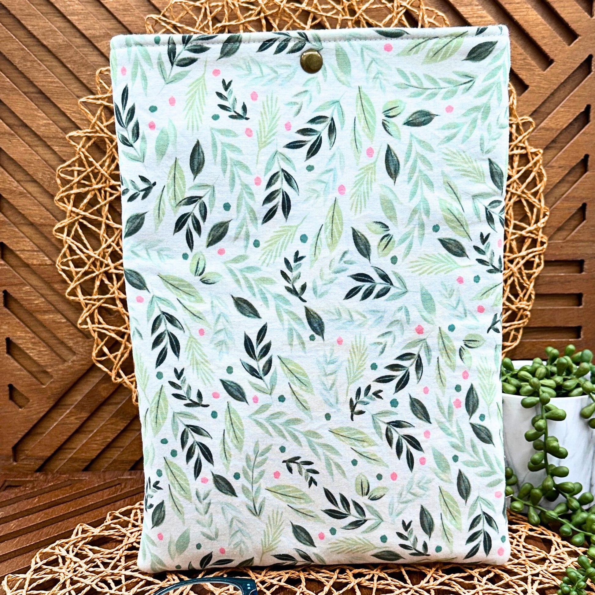 Green leaf botanical iPad sleeve 
