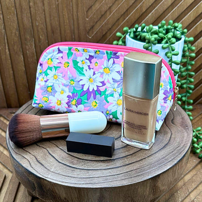 Floral Elegance Makeup Bag: Stylish Carry-All for Travel and Everyday Use