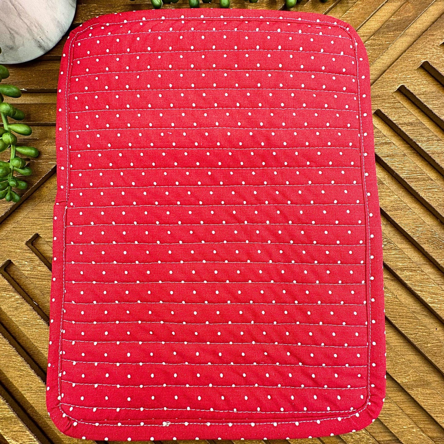 IPAD Sleeve -Chic Red Polka Dot iPad Pro Pouch – Stylishly Protect Your Tech, iPad Pro 11 Sleeve – Keep Your Device Fashionably Safe
