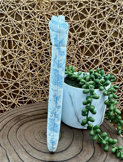 Kindle Basic 11th Generation Sleeve & Eyeglass Case Set – Elegant Pastel Blue Antique Floral Design, Padded Foam Protection