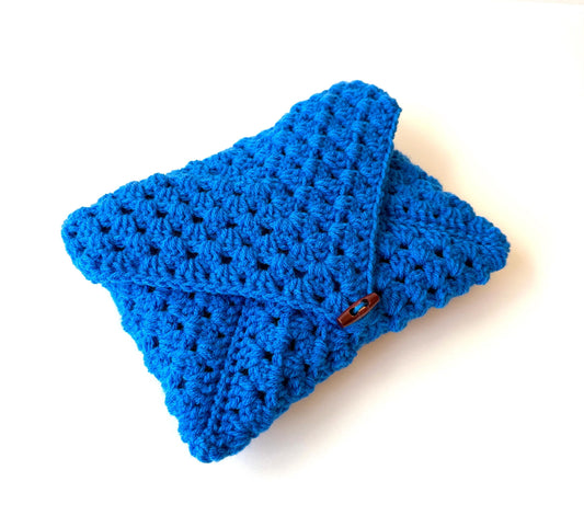 blue crocheted envelope style book sleeve