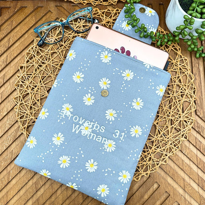 IPAD Sleeve - Daisy Print IPad Sleeve - Stylish Tablet Case & Gift Idea