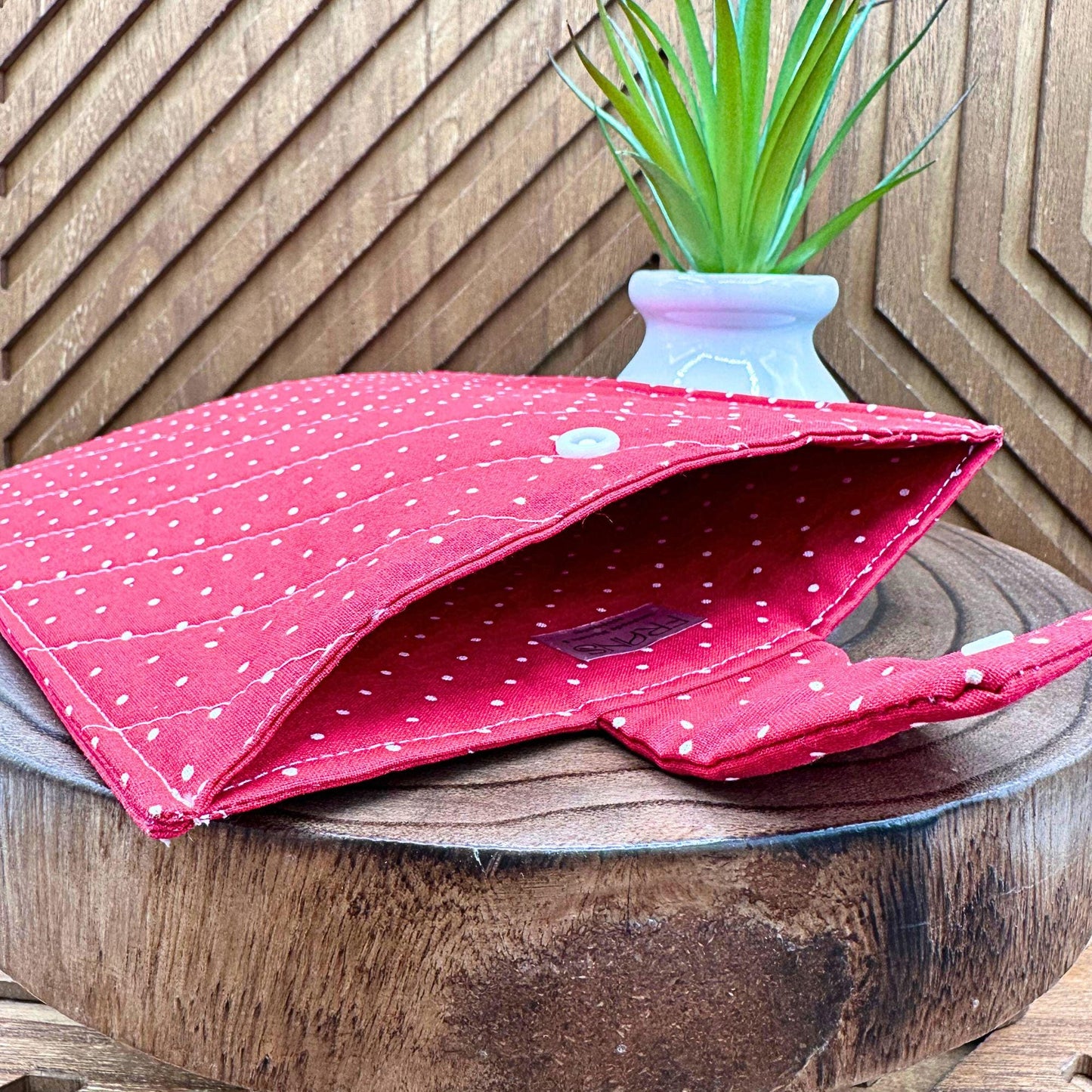 Kindle Sleeve - Chic Red Polka Dot Quilted Pouch for Books and Gadgets – Stylish Travel Organizer
